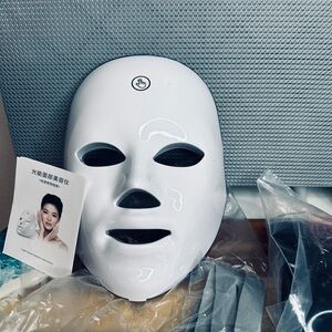 LED Light Therapy Mask - White